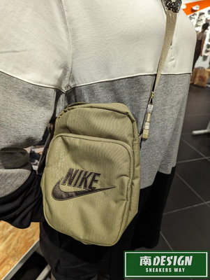 南🔥2023 11月 Nike Heritage 斜背包 側背包 可拆背帶 拉鍊口袋 橄欖綠 FB3041-276