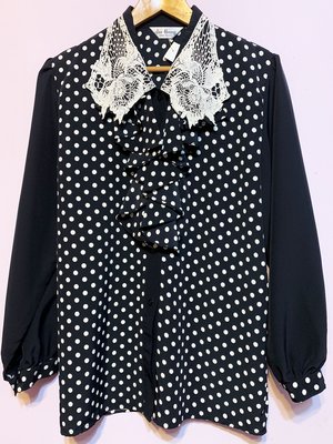 NANA 日本古著 哥德式 刺繡蕾絲緹花荷葉雙層領 撞色點點 長袖花襯衫 日式黑白配色
