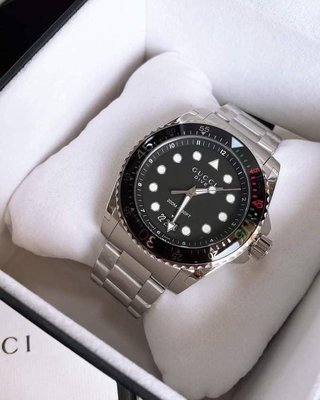 GUCCI Dive 黑色面錶盤 銀色不鏽鋼錶帶 男士 石英手錶 YA136208 潛水錶
