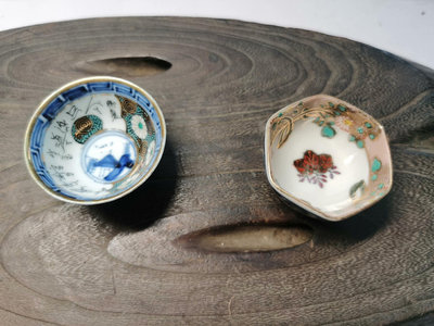日本老九谷   六角杯內外繪    內繪青粒細字    外繪