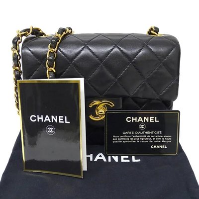 Chanel 方胖子斜背包（17.5 cm)，Chanel 黑色方胖子背包, 未使用品