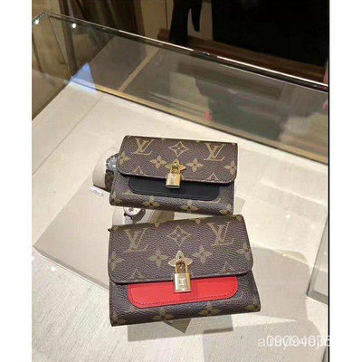 直購#LV-LOUIS VUITTON M62578 字紋 八卡 拉鍊零錢袋 前鎖頭 三折扣式短夾