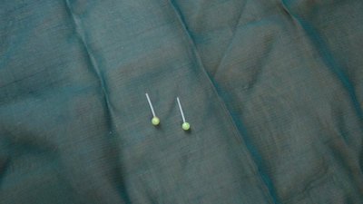 [Ｃ.M.平價精品館]現貨出清特價/螢光綠珠針式耳環