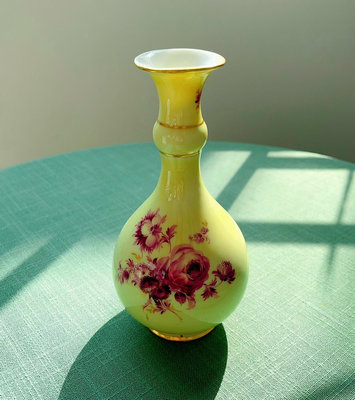 轉梅森Meissen一等稀有花瓶，非常少見的嫩黃色，雙面花，