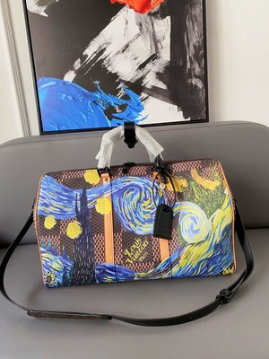男包LV 路易威登  Nigo 星空涂鴉系列 KEEALL旅行袋  手提包袋 機場包 ，實物拍攝 NO.21581
