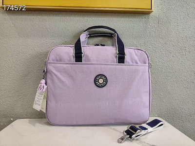 小Z代購#Kipling 猴子包 K16949 粉紫拼色 輕量 多用款 電腦包 公事包 手提肩背斜背包 背面可插行李箱  防水