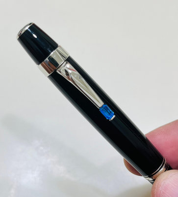MONTBLANC 萬寶龍（波西米亞）藍寶石原子筆、9成新，便宜賣！