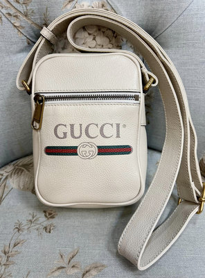 Gucci 超好看的休閒款奶油米斜背小包