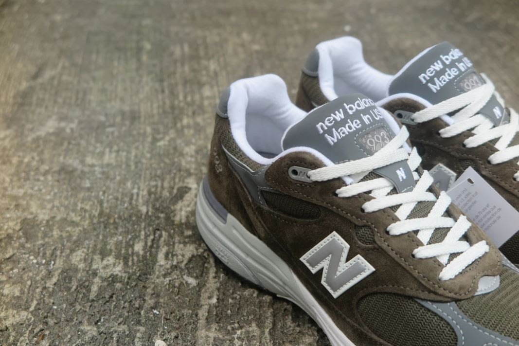 日貨代購CITY】New Balance MR993MG 993 美國製復古跑鞋軍綠限時特價