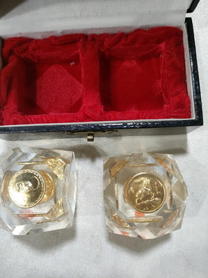 真品古幣古鈔收藏上海造幣廠80~90年初期出品的首套12生肖多棱雙水晶球一套