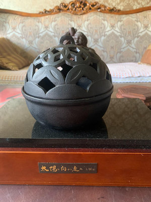 日本南部盛榮堂熏香爐，鑄鐵材質，高14厘米，直徑16厘米，重