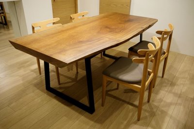 HODERN WOOD - 百年神木樹幹餐桌，超越家具的收藏品，超過三百歲的黃金檀木，色澤溫潤-質地純厚，請鑑賞