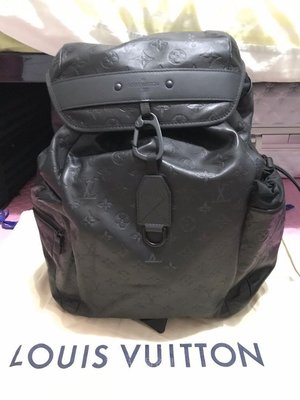HANNA精品Louis Vuitton LV Discovery Backpack M43680黑色 壓花皮革 後背包