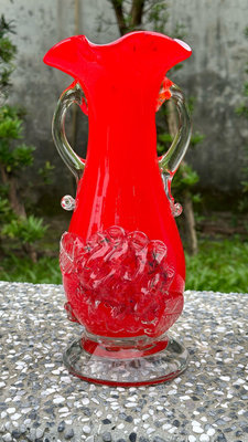 《陋室の老時光》台灣早期玻璃花瓶。雙耳牡丹玻璃花瓶。正紅色28公分