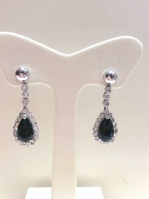天然墨玉鑽石耳環，搭配1.9克拉豪華超白鑽石，豪華貴婦款式，超值優惠價59800，只有一對