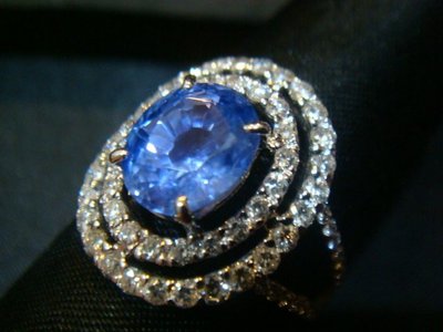 賠售換現3.57克拉 天然頂級絲絨藍 藍寶石配鑽1.17克拉18K金鑽戒
