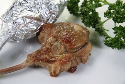 【中秋烤肉食材】紐西蘭法式小羔羊肩排(8支)/約745g±5%~頂級羊肉肉質~不需太多的調味