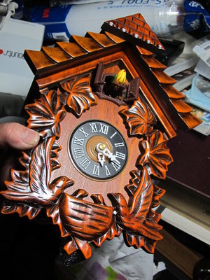traditional wooden cuckoo clock 咕咕鐘