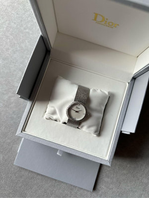 「naomi私藏貨」 Dior 99 新 少使用 收藏款 女錶 腕錶  優雅 簡約 細緻、銀色錶帶 實用好搭配 附件：盒、小紙卡、紙袋 特價出售