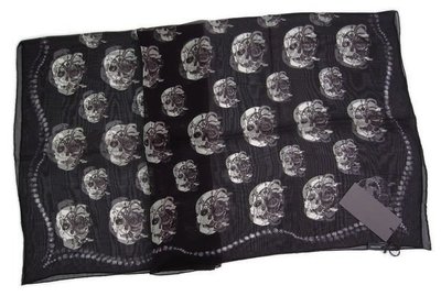 Alexander McQueen 302276 Skull-print Silk scarf 海螺骷顱披肩絲巾 100*100 黑