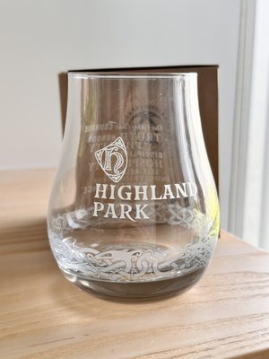 【Highland Park高原騎士原廠精品】全新高原騎士原廠品酩杯與杯墊組，僅此乙組，含原廠精美盒裝