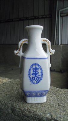 早期金門馬祖空酒瓶--擺飾用-----小支---高13公分---4