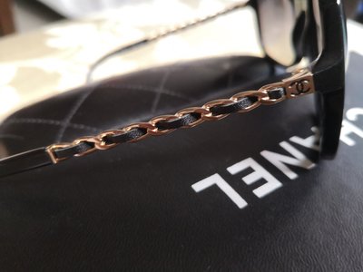 （售出） Chanel 香奈爾 超好看 黑色方框 金鏈小羊皮穿鏈 太陽眼鏡 5210-Q