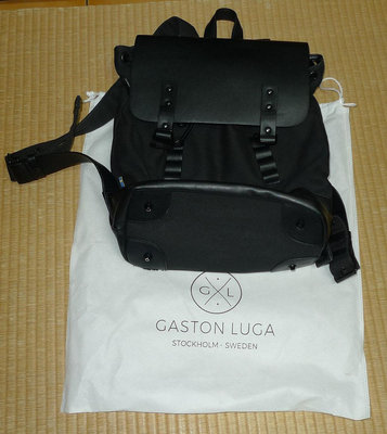 二手良品 瑞典品牌 Gaston Luga 電腦雙肩包 背包 含防塵袋 用了一陣子 不介意的再買