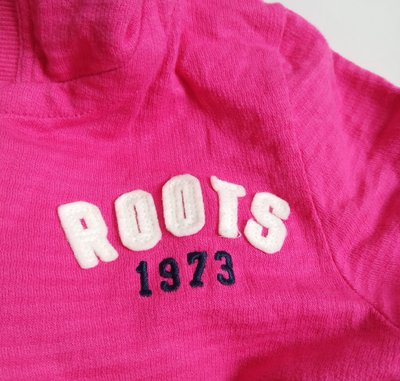 都會名牌~【Roots】 粉色連帽短褲連身裝~