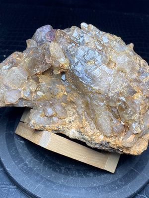 【二手】一顆古老的水晶簇-1.3公斤 水晶 原石 老貨 【天地通】-1072