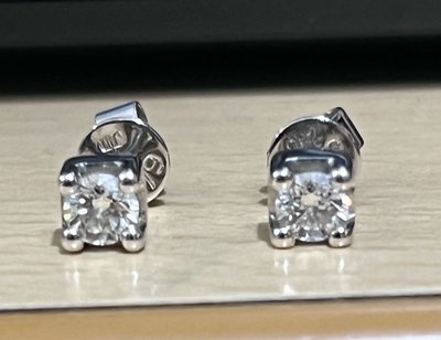 訂出，年終特賣換現金Just diamond鑽石18k耳環