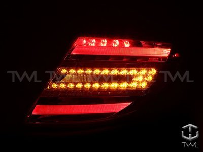 《※台灣之光※》全新BENZ 11 12 13年W204 C180 C200 C220 C63正小改款紅白光柱LED尾燈
