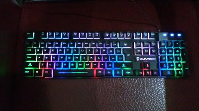 遊戲鍵盤 英文 媲美機械式鍵盤 LED 背光 彩虹 鍵盤 有線 藍光 羅技 微軟 LOL 競技專用 裸鍵　防水最後一個