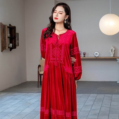 青海西藏長裙沙漠海邊度假絲絨刺繡民族風復古連衣裙紅色長袖F