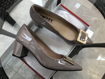DKNY2021新款細跟高跟鞋方扣粗跟小香風鞋女真皮漆皮方頭婚鞋平底單鞋35-39
