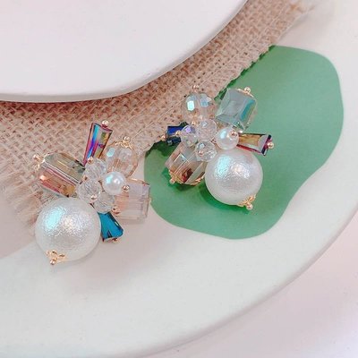 日韓時尚設計水晶水鑽珍珠氣質耳環（蔡裴琳三立八點檔劇中穿搭)