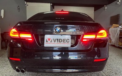 威德汽車 BMW F10 改裝G30款 LED光柱透明殼黑底 流水 跑馬燈後燈尾燈組 520 525 528