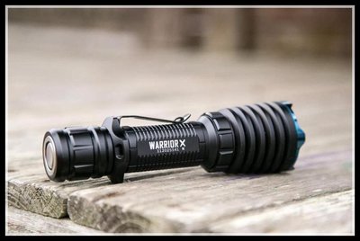 【原型軍品】全新 II Olight WARRIOR-X 武士 2000流明 戰術手電筒 黃光 含電池