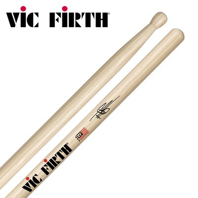 【小叮噹的店】全新 美國 Vic Firth STB1 鼓棒 尼龍頭 Terry Bozzio 簽名 公司貨 附發票