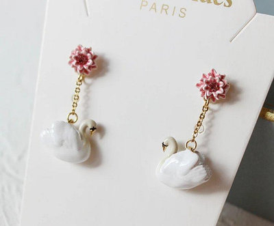 【Koaa海購】Les Nereides 法國琺瑯釉首飾品 白天鵝粉色蓮花 流蘇耳環耳釘耳夾