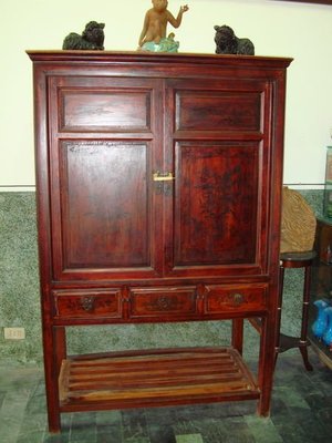 收藏光復初期近百年檜木製做的老櫥櫃-少見的逸品