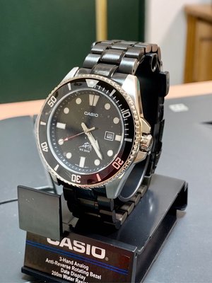 光華.瘋代購 [缺貨] 黑鋼帶版 CASIO MDV-106-1A 不鏽鋼錶帶 200M 潛水表 黑劍魚 黑槍魚 附工具