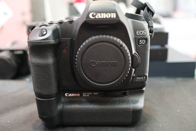 Canon EOS 5D Mark II 9成新 +原廠電池手把 盒單齊全