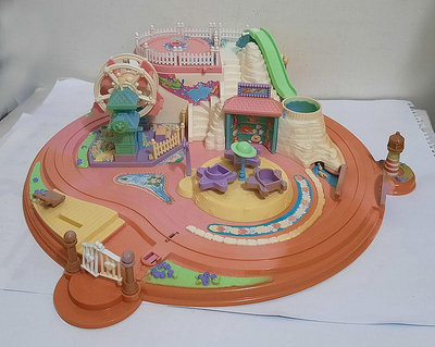 Polly Pocket 芭莉口袋娃娃寶盒-Fun Park 大型遊樂園/遊戲場(1994 Bluebird)