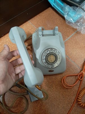 老電木電話造型少見淺灰色