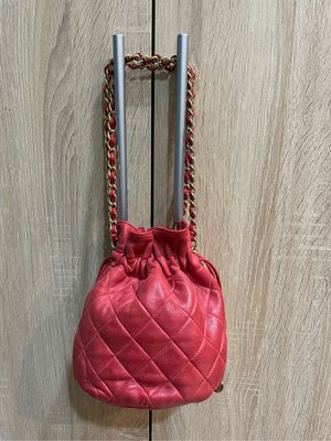 Chanel 香奈兒紅色菱格紋斜背包 水桶包 肩背包 鏈帶包