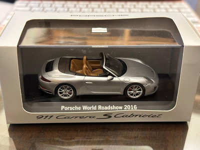 PORSCHE 911 Carrera S Cabriolet 1:43模型車，銀色敞篷，原廠！