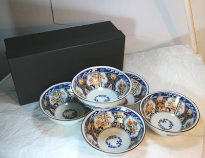SAIKAI~日本製造~西海陶器~K82-52385~瓷器~染錦紋樣~小碗 5 只~飯碗~日本製造~超商取貨免運~