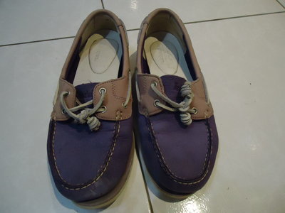 Timberland 紫色米棕色邊真皮休閒鞋US:8.5W,鞋內長24.7cm,少穿使用痕跡如圖,清倉大特價