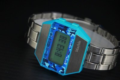 庫存出清~復刻日本80年代熱銷G-shock錶款之大螢幕防水50M多功能電子錶不鏽鋼錶帶-天藍